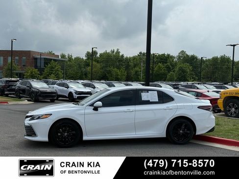 Used 2023 Toyota Camry LE FWD image 4