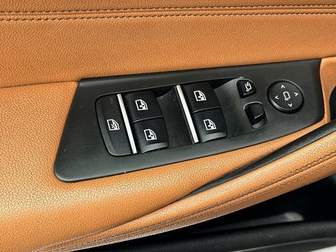 Used 2022 BMW 530i RWD image 11
