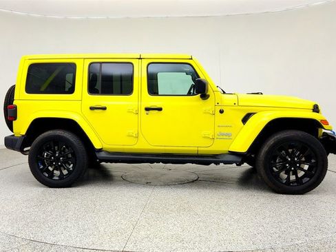 Used 2023 Jeep Wrangler Unlimited Sahara w/ Cold Weather Group AWD/4WD image 4