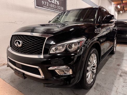 Used 2017 INFINITI QX80 2WD w/ Driver Assistance Package image 2