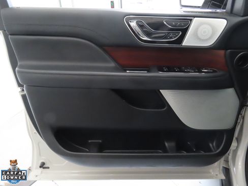 Used 2022 Lincoln Navigator Reserve AWD/4WD image 10