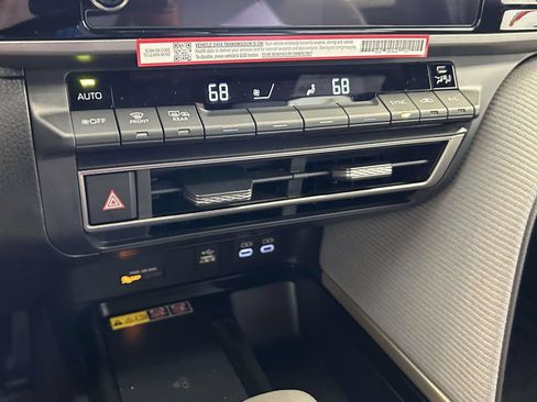 Used 2026 Toyota Camry SE w/ Convenience Package FWD image 23