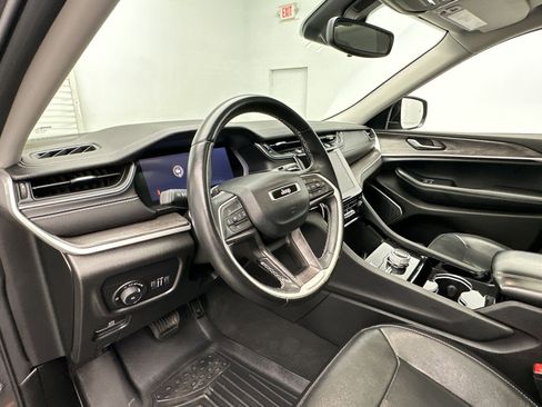 Used 2022 Jeep Grand Cherokee Limited w/ Trailer Tow Prep Group (B) image 4