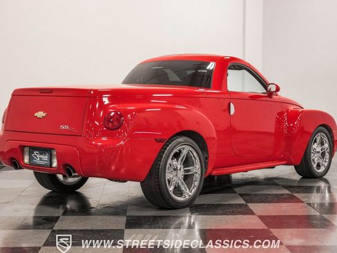 Used 2003 Chevrolet SSR w/ Preferred Equipment Group image 11