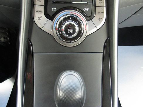 Used 2013 Hyundai Elantra FWD image 12