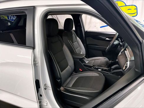 Used 2025 Chevrolet TrailBlazer LT image 11