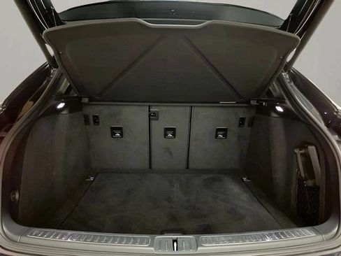Used 2023 Porsche Macan AWD/4WD image 53