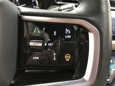 Used 2023 Land Rover Range Rover Velar S AWD/4WD image 23