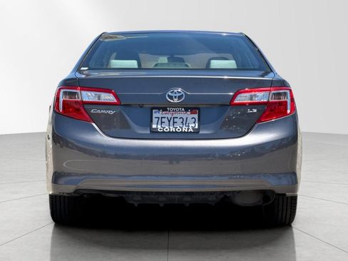 Used 2014 Toyota Camry LE FWD image 4