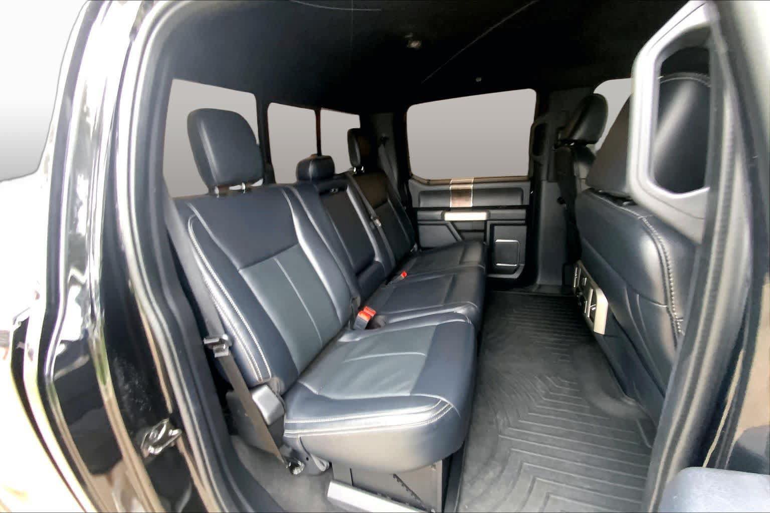 Used 2022 Ford F250 Lariat w/ Black Appearance Package AWD/4WD image 19