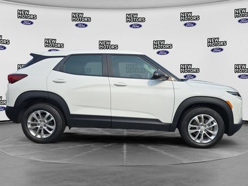 Used 2024 Chevrolet TrailBlazer LS FWD image 16