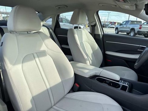 Used 2025 Hyundai Sonata SEL FWD image 25
