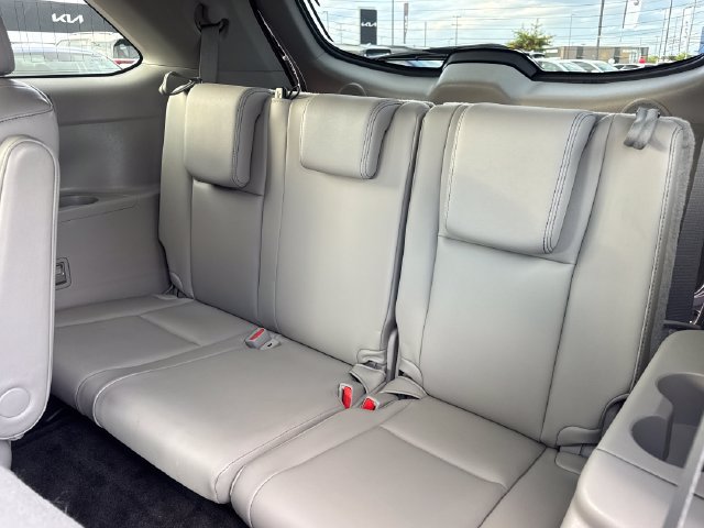 Used 2015 Toyota Highlander Limited w/ Driver Technology Package AWD/4WD image 17