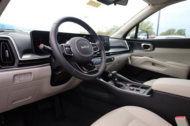 Used 2025 Kia Sorento S w/ Panoramic Sunroof Package FWD image 21