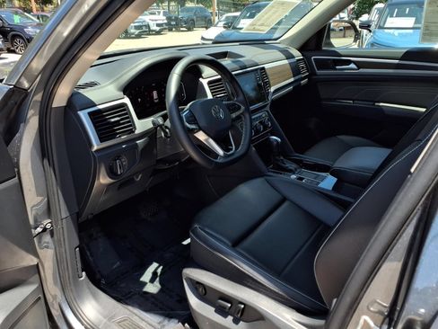 Used 2023 Volkswagen Atlas SE w/ Panoramic Sunroof Package FWD image 15