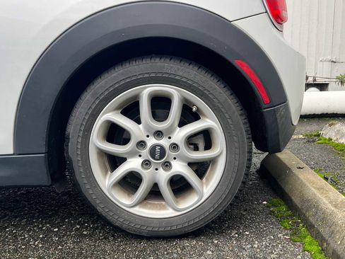 Used 2014 MINI Cooper 2-Door Hardtop image 5