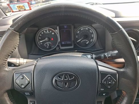 Used 2020 Toyota Tacoma TRD Sport w/ Technology Package AWD/4WD image 18