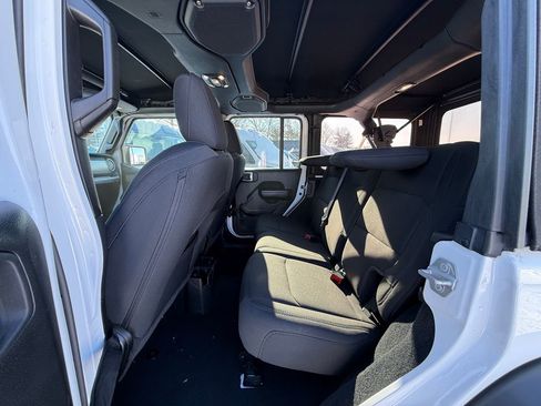 Used 2021 Jeep Wrangler Unlimited Sport image 17