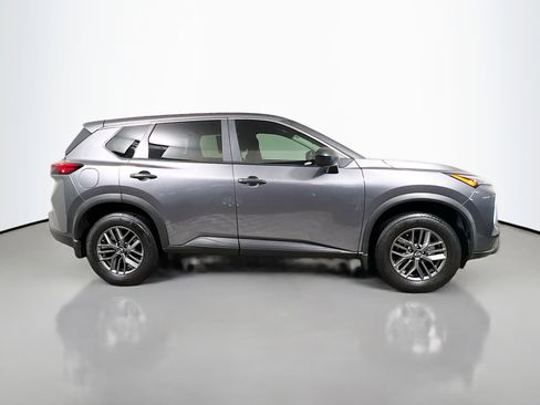 Used 2024 Nissan Rogue S image 3