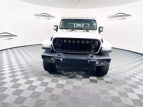 Used 2024 Jeep Gladiator Sport image 3