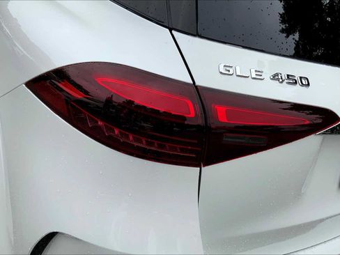 Certified 2026 Mercedes-Benz GLE 450 4MATIC image 18
