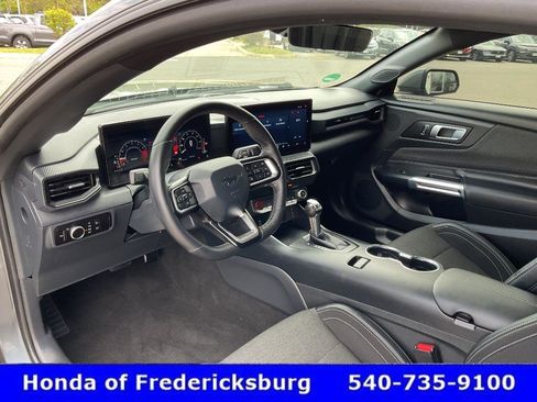 Used 2025 Ford Mustang Coupe image 22