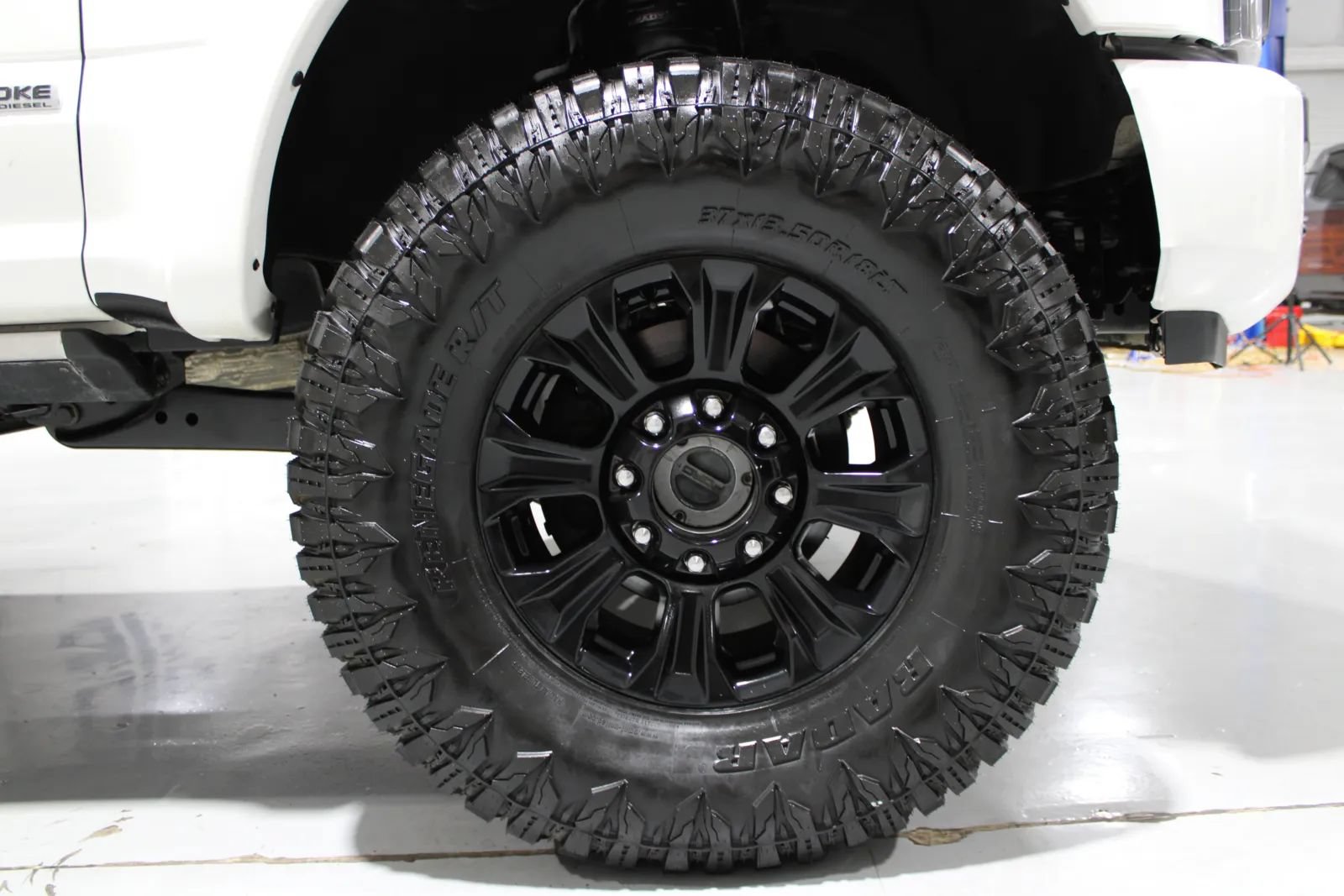 Used 2022 Ford F250 Lariat w/ Tremor Off-Road Package AWD/4WD image 17