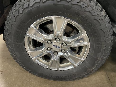 Used 2015 Ford F150 XLT w/ Equipment Group 302A Luxury AWD/4WD image 23