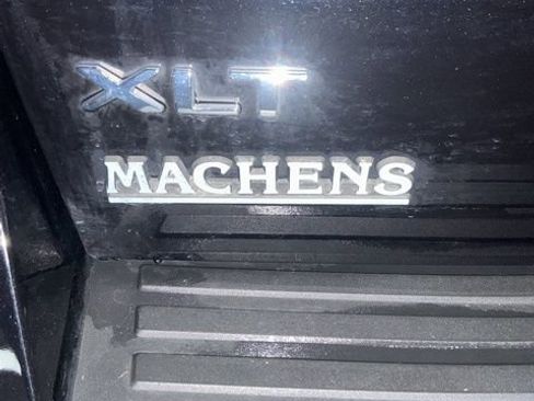 Used 2024 Ford Expedition XLT image 5