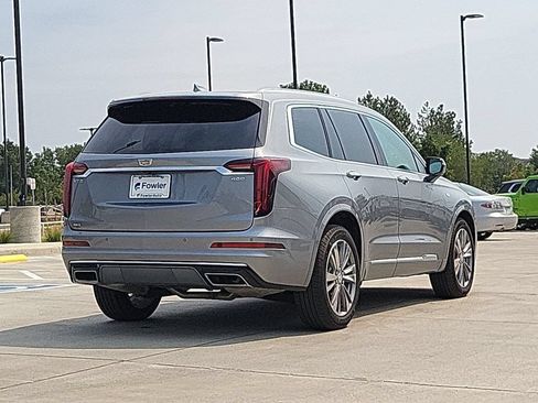 Used 2025 Cadillac XT6 Premium Luxury AWD/4WD image 8