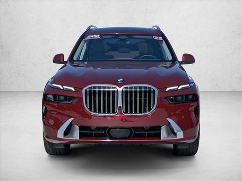 Used 2025 BMW X7 xDrive40i w/ Climate Comfort Package AWD/4WD image 2