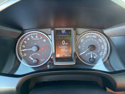 Used 2021 Toyota Tacoma 4x4 Double Cab image 19