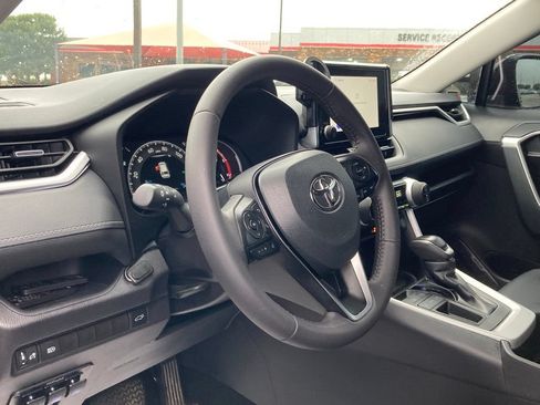 Used 2025 Toyota RAV4 XLE Premium FWD image 8