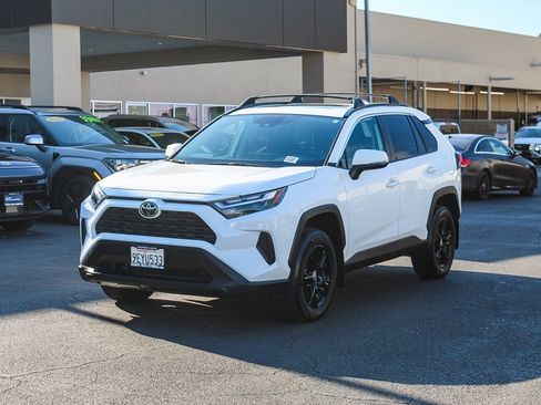Used 2023 Toyota RAV4 XLE image 3