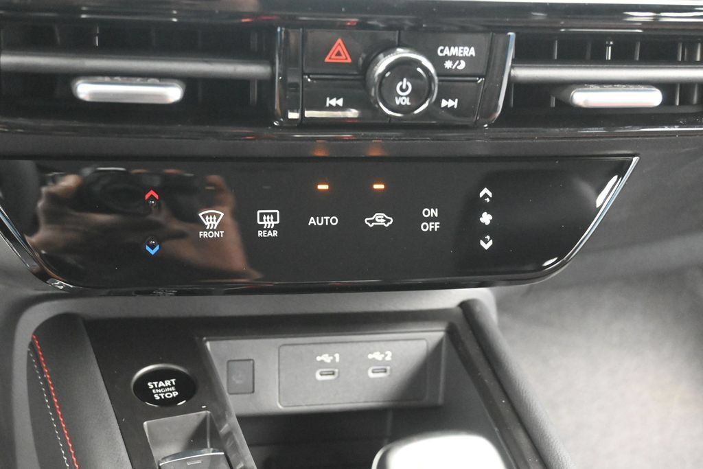 New 2026 Nissan Kicks SR AWD/4WD image 11