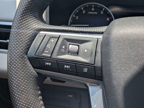 Used 2025 Mitsubishi Outlander SE FWD image 25