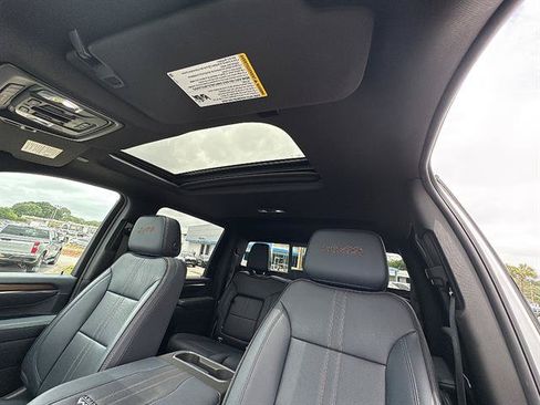 Used 2024 Chevrolet Silverado 2500 High Country w/ High Country Premium Package AWD/4WD image 34