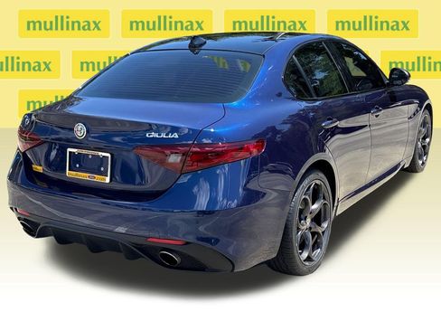 Used 2018 Alfa Romeo Giulia Ti Sport w/ Quick Order Package 22S Sport AWD/4WD image 4