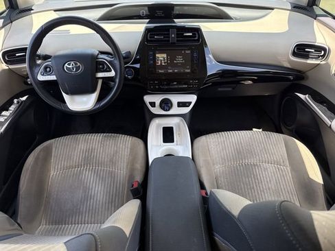 Used 2016 Toyota Prius Three w/ Advanced Technology Package FWD image 11