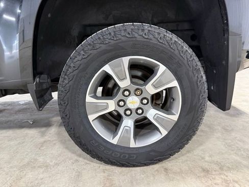 Used 2017 Chevrolet Colorado Z71 image 36