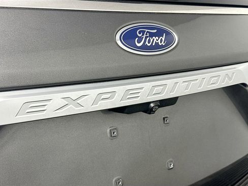 Used 2018 Ford Expedition Platinum image 28