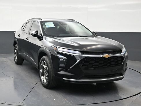 Used 2025 Chevrolet Trax LT w/ Driver Confidence Package FWD image 7