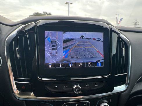 Used 2023 Chevrolet Traverse Premier image 56