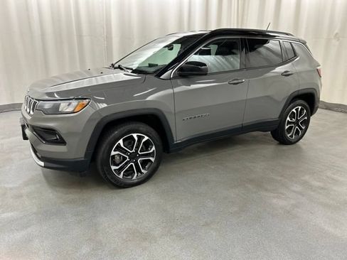 Used 2023 Jeep Compass Limited AWD/4WD image 2