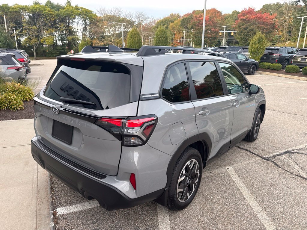 Used 2026 Subaru Forester Premium AWD/4WD image 2
