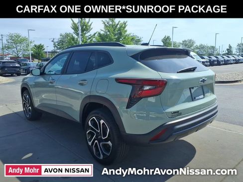Used 2024 Chevrolet Trax RS w/ Sunroof Package FWD image 6