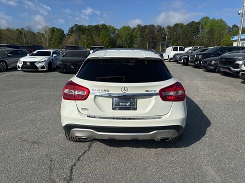 Used 2018 Mercedes-Benz GLA 250 4MATIC image 4
