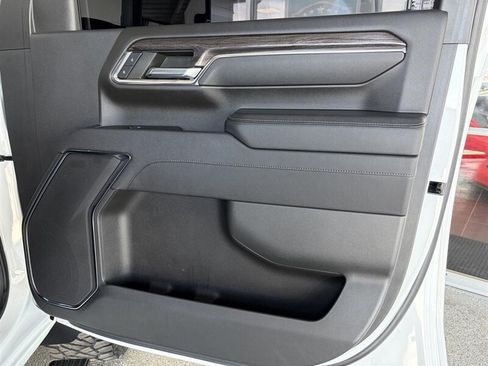 Used 2024 Chevrolet Silverado 2500 LTZ AWD/4WD image 22