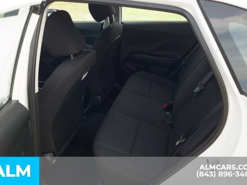Used 2026 Hyundai Kona SE FWD image 17