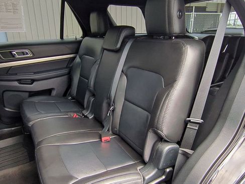 Used 2018 Ford Explorer XLT w/ Equipment Group 202A image 26